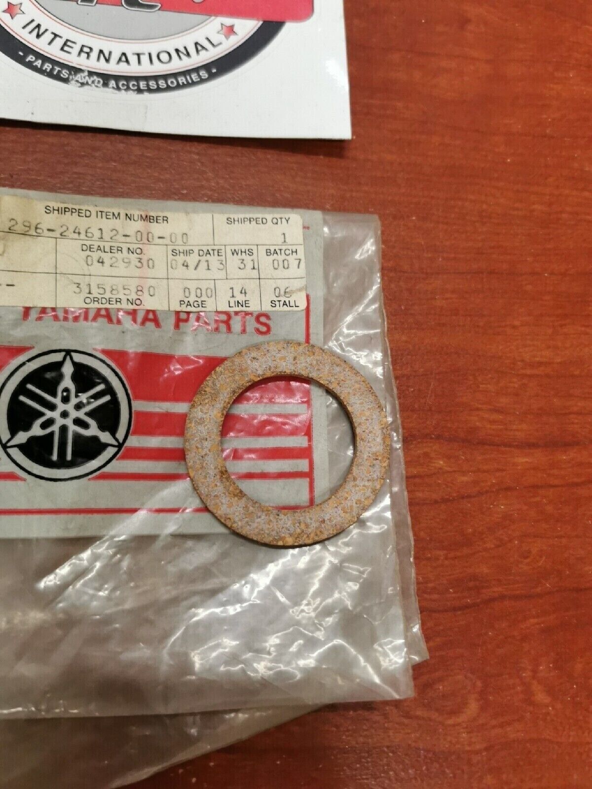 NOS Yamaha CAP GASKET 296-24612-00-00 Y71