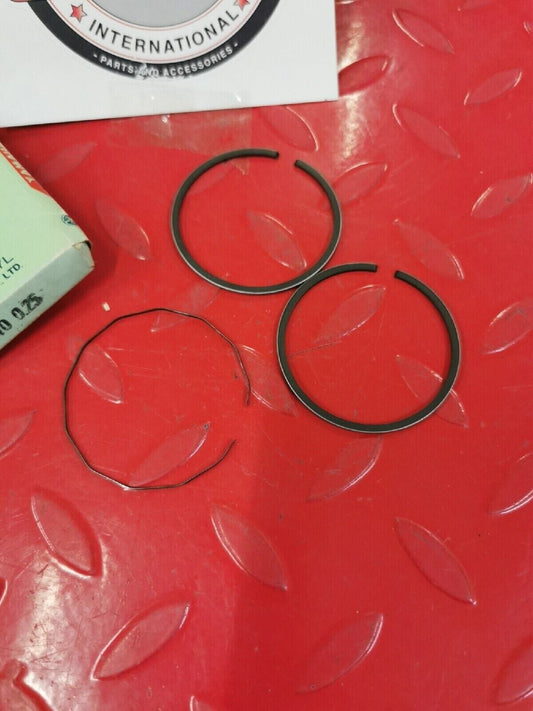 NOS YAMAHA L5T YL2 RS100 1967 - 1976  PISTON RING SET  1ST   335-11601-10-00 Y51