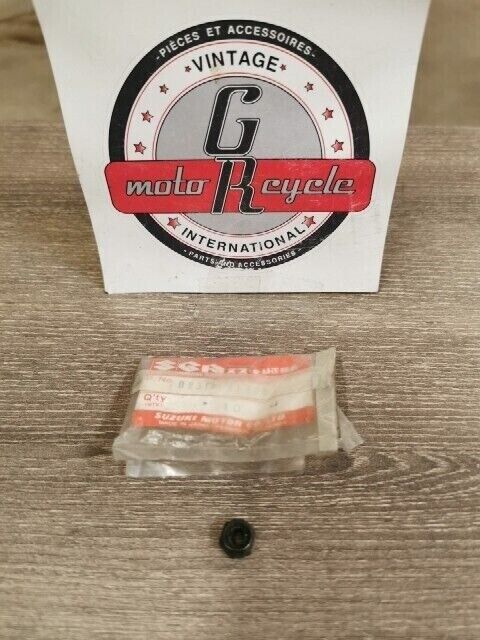 NOS SUZUKI ALT125 AP50 DR125 DR200 DR250SE DR500R DR600S NUT 08319-21065  S46