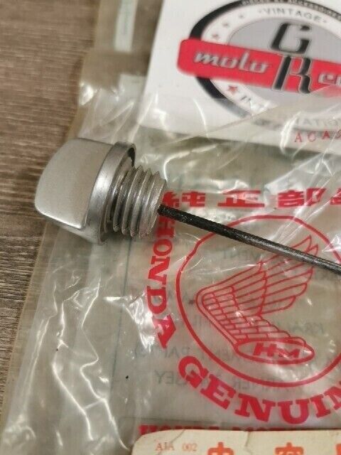 NOS HONDA C100 C102 C105 C105T CA102 CA105T GAUGE OIL 15650-001-020 H95