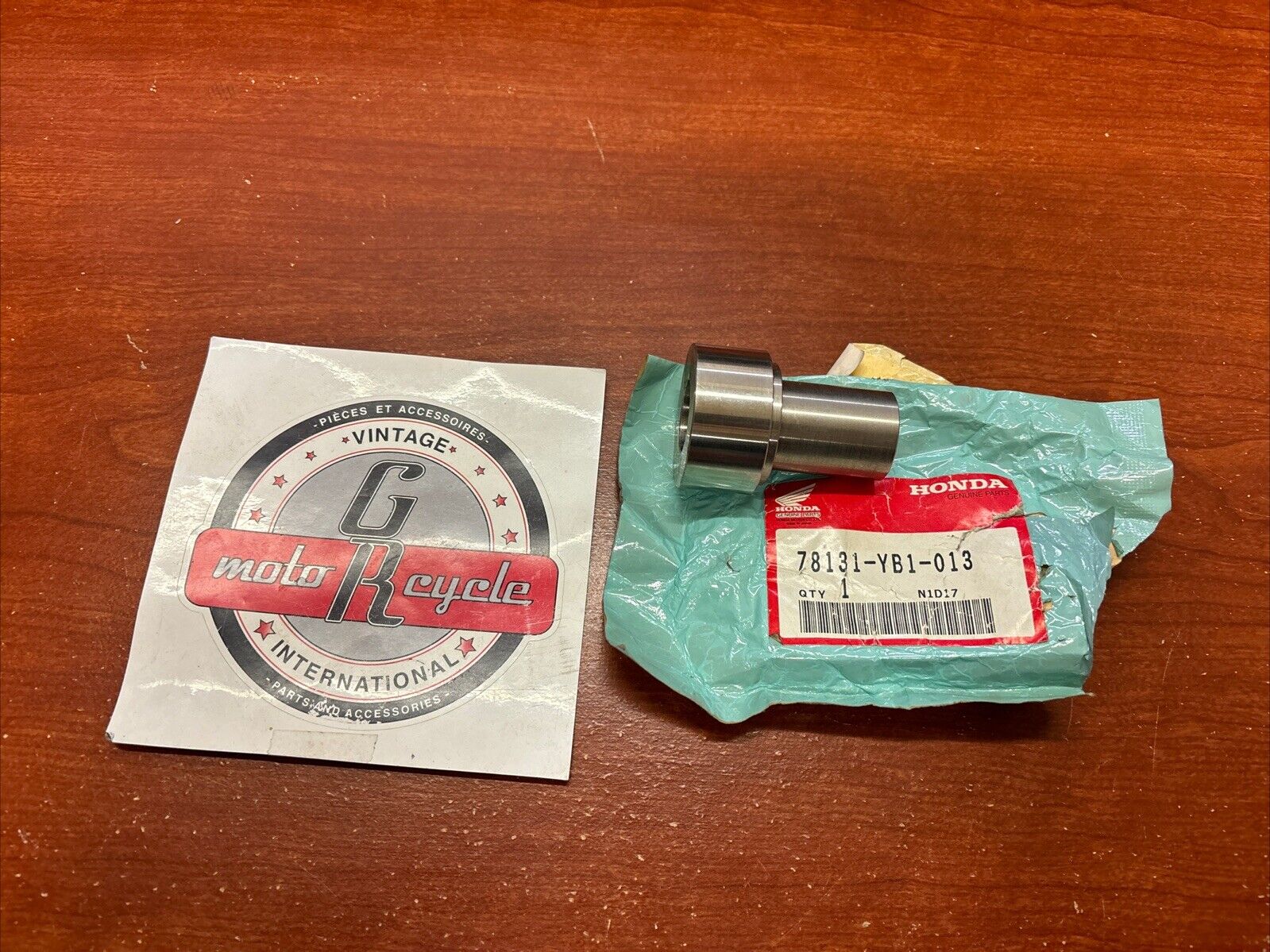 NOS Honda WT20 SLEEVE 78131-YB1-013 H162