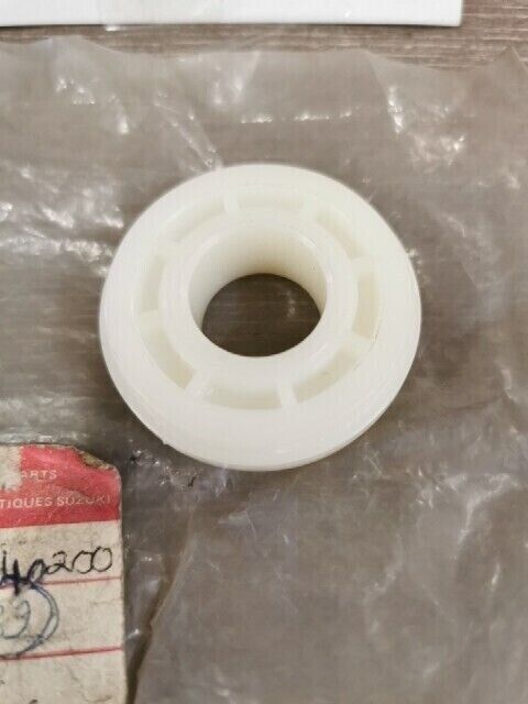 NOS SUZUKI RM100 1979 - 1981 ROLLER CHAIN GUIDE 61345-40200 S38