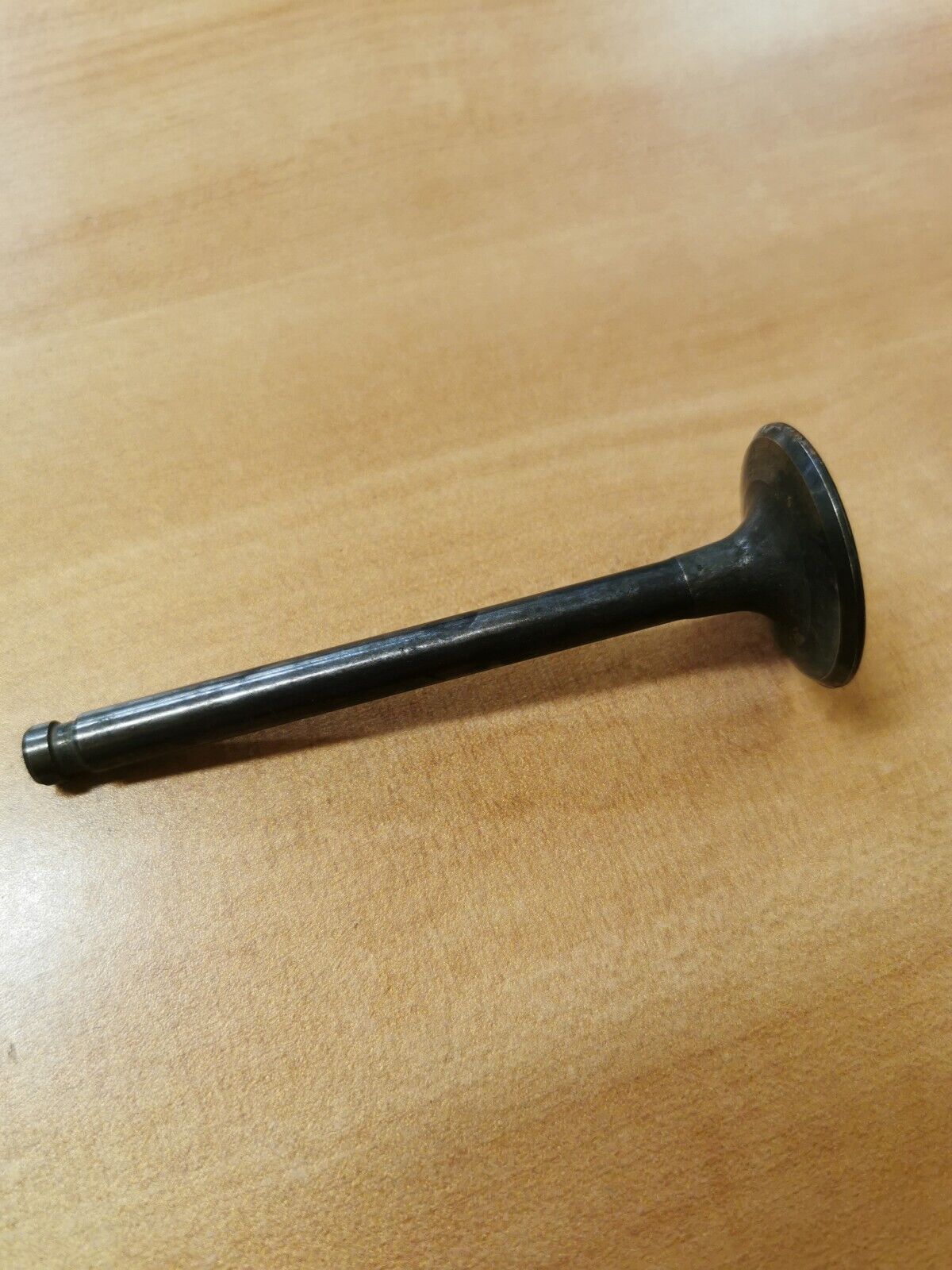 NOS YAMAHA VALVE EXHAUST #1 256-12121-00-00 Superseded by 341-12121-01-00 Y38