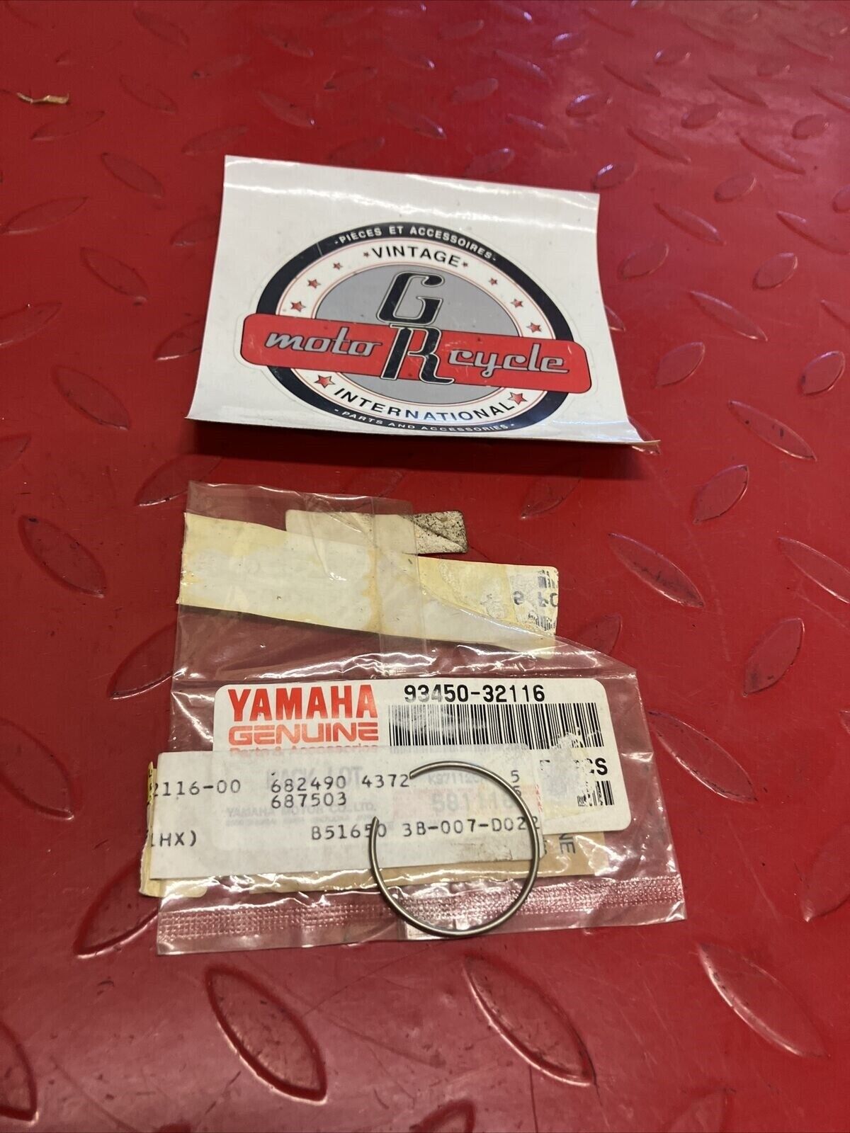 NOS YAMAHA VIRAGO 535 FRONT FORK CIRCLIP 93450-32116-00 Y61