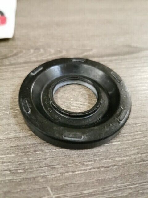 NOS SUZUKI GS1000 GS1000C GS1000E GS550 GS750N SEAL OIL 30X72X11 09283-30021 S52