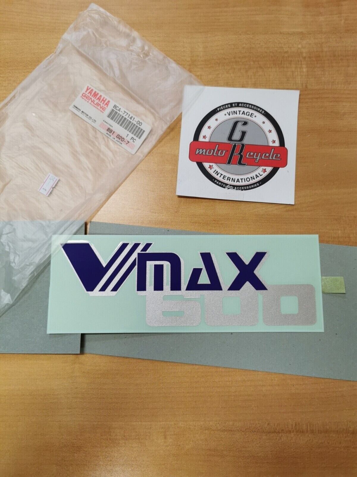 NOS YAMAHA VMAX600 1994  EMBLEM 1 8CA-77141-00-00  Y49