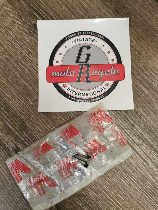 NOS HONDA  CR125R PIN  BRAKE ROD 46503-KW3-000 H55