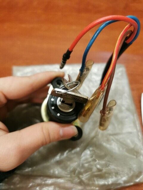 NOS Yamaha MAIN IGNITION SWITCH 360-82508-43-00 SUB 360-82508-09-00 Y109