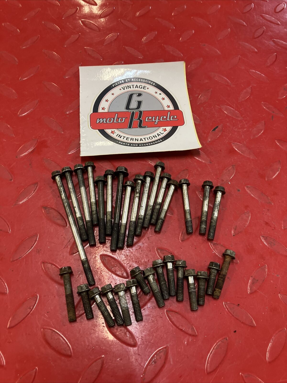 Suzuki RM125 1993 engine motor crankcase cover bolt hardware