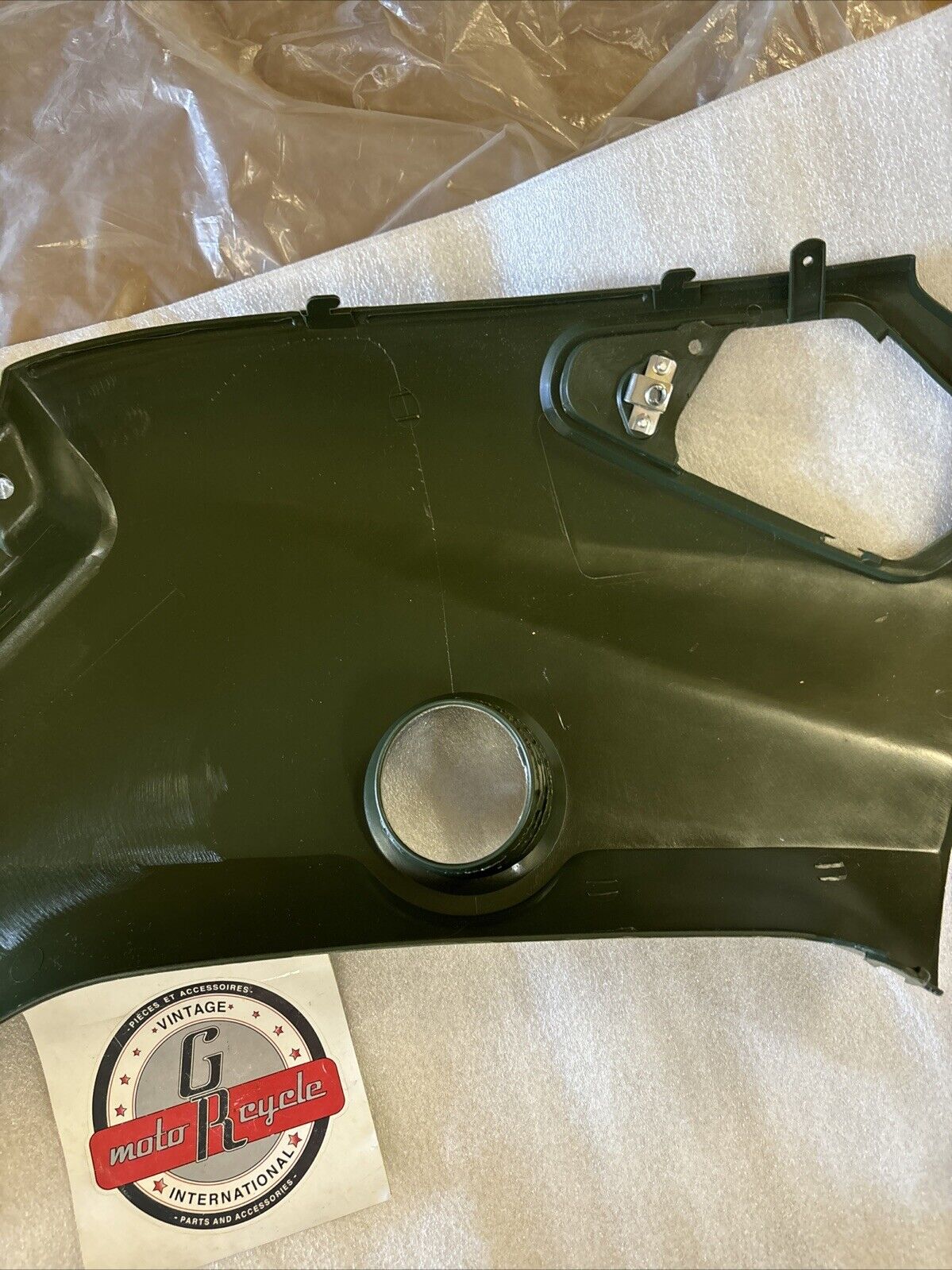 NOS HONDA 2004 - 2006 TRX350 LEFT TANK SIDE COVER 83600-HN5-M40ZA