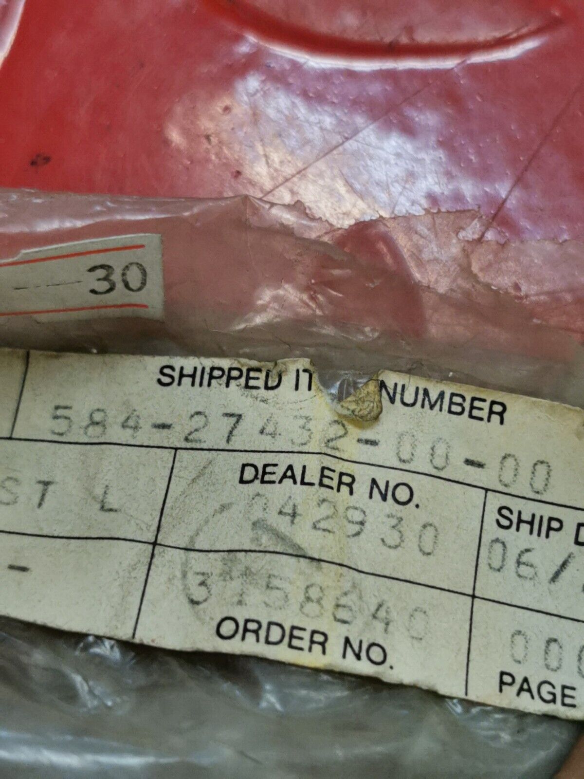 NOS YAMAHA XS650 1976-1979 BRACKET REAR FOOTREST 584-27432-00-00 Y30