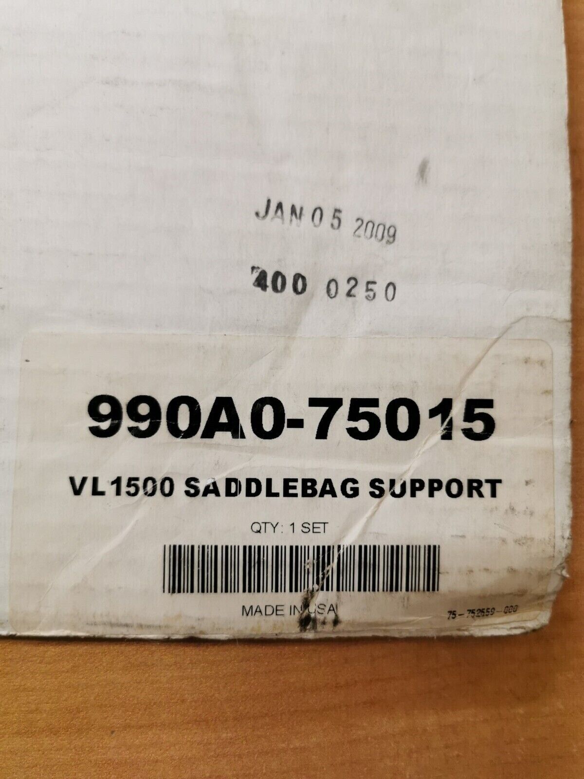 NOS  SUZUKI VL1500 2005 - 2009  SADDLEBAG SUPPORT  990A0-75015-001  S10