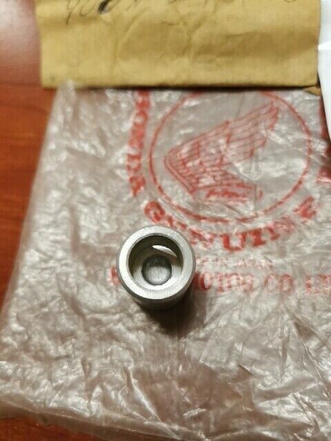 NOS Honda TL250 XL250 XL350 ROCKER ARM SHAFT PLUG 90011-356-000 H68