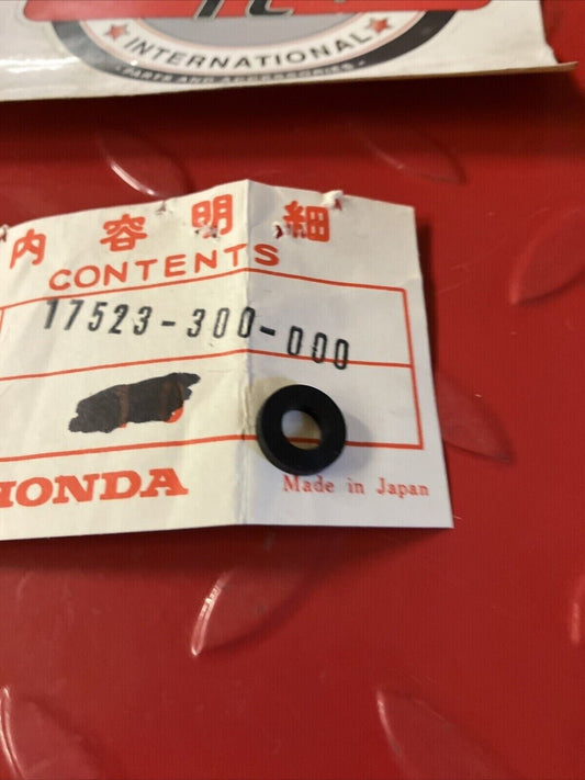 NOS HONDA CB750 CB450 CB350 CL SL FUEL TANK CAP RUBBER WASHER 17523-300-000 H24