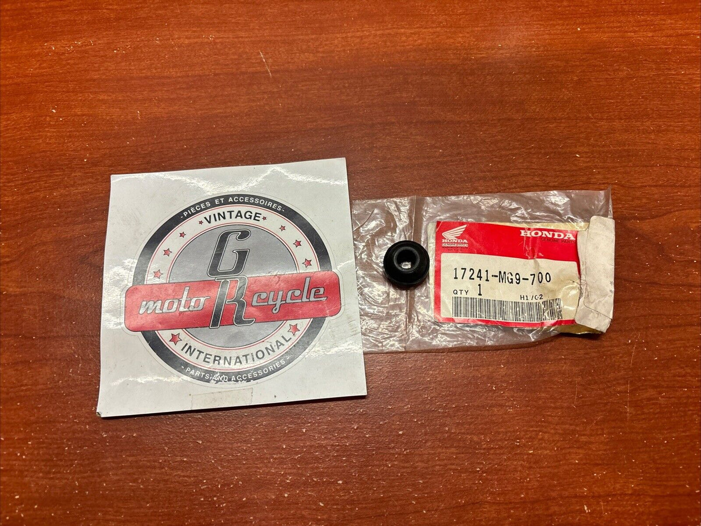 NOS Honda GL1200A GL1200D GL1200I BREATHER TUBE GROMMET 17241-MG9-700 H170