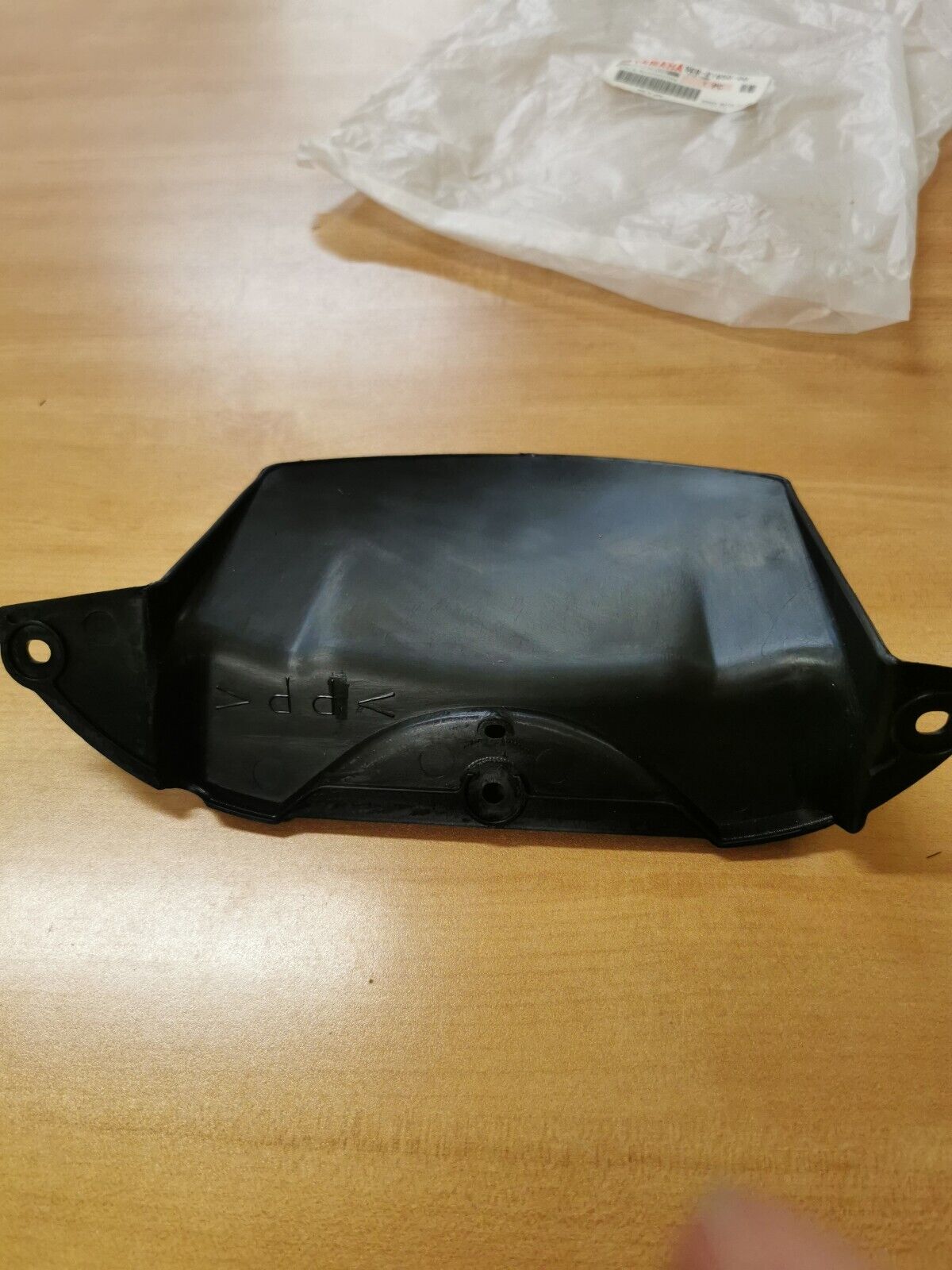 NOS YAMAHA YZFR6 1999 2000 REAR FENDER COMP 5EB-21650-00-00   Y37