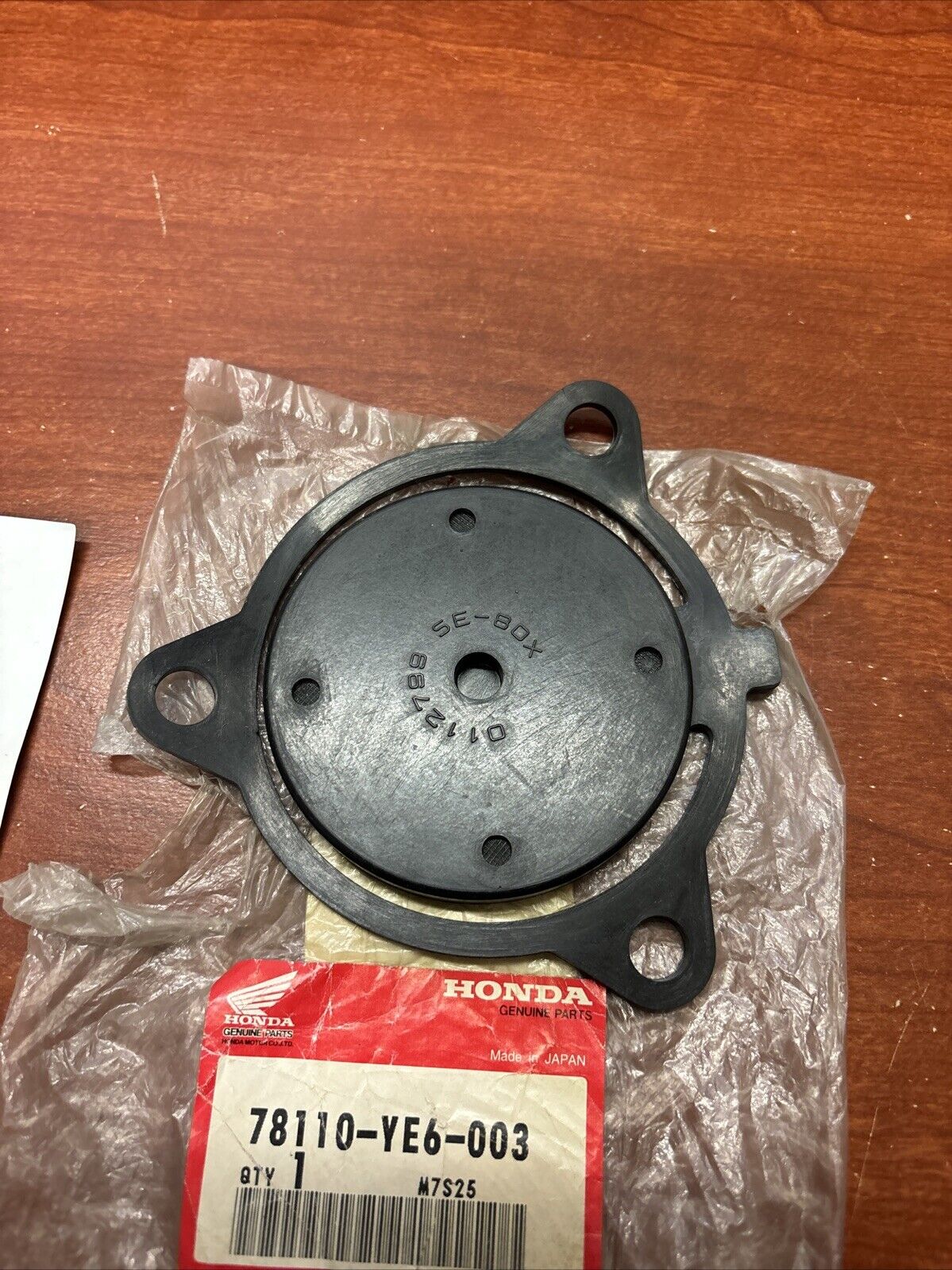NOS Honda WP30X INLET VALVE 78110-YE6-003 H162