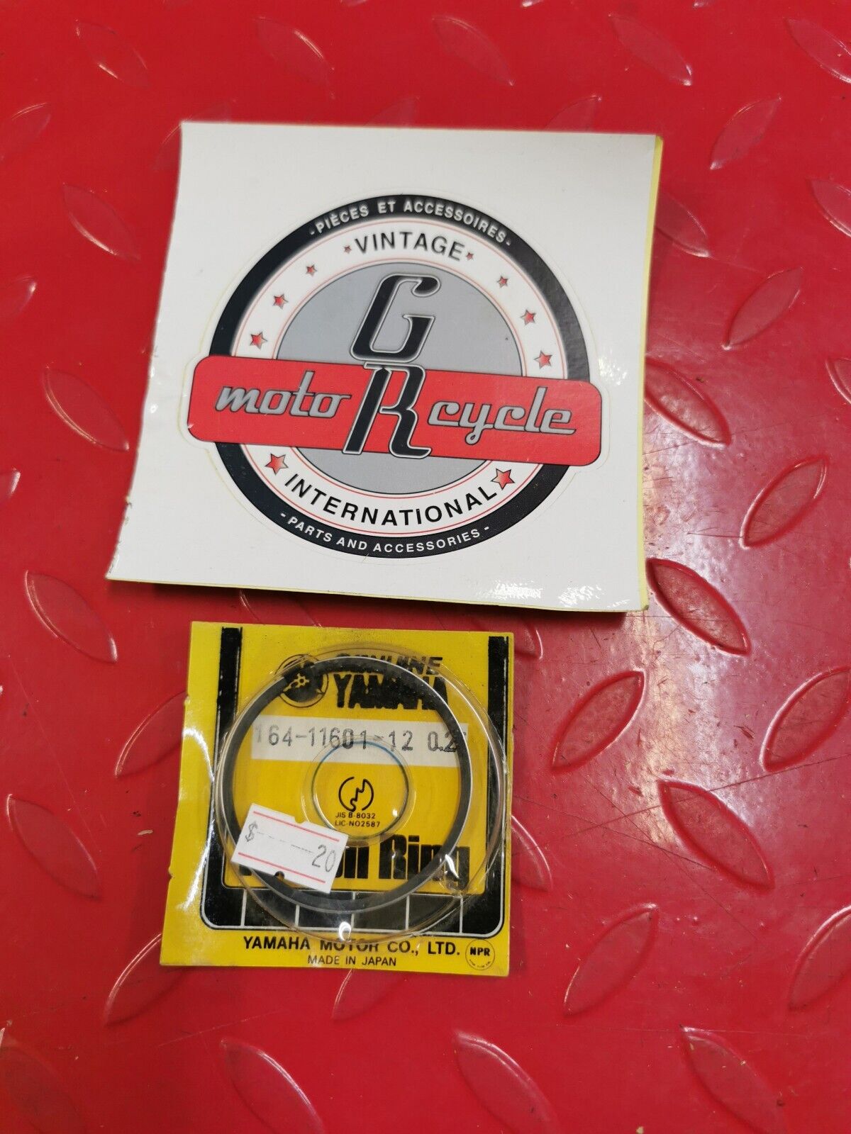 NOS YAMAHA piston rings 164-11601-12-00 Y33