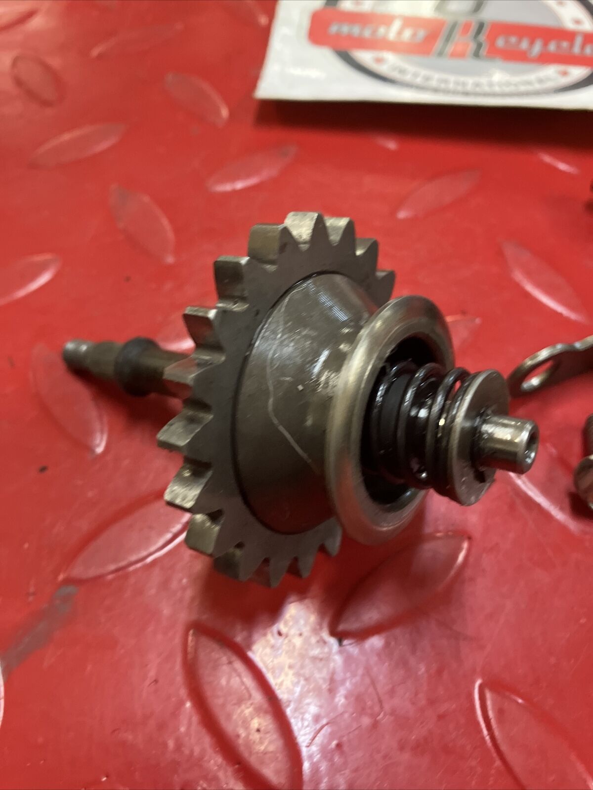 Honda CR250R 1984 waterpump water pump shaft gear 2