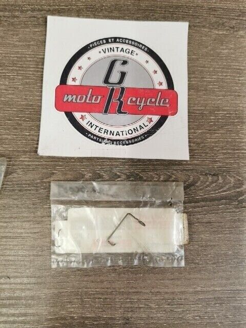 NOS YAMAHA PZ480S BR250S PZ500DXF CS340ED PZ500C CLAMP 90465-10189-00 Y108