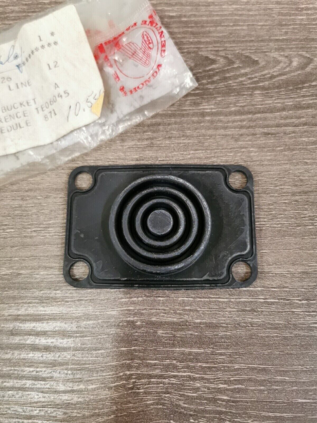 NOS HONDA CB650 CB900C GL1100 CB750C CB400 CX500 DIAPHRAGM 45520-422-026 H46