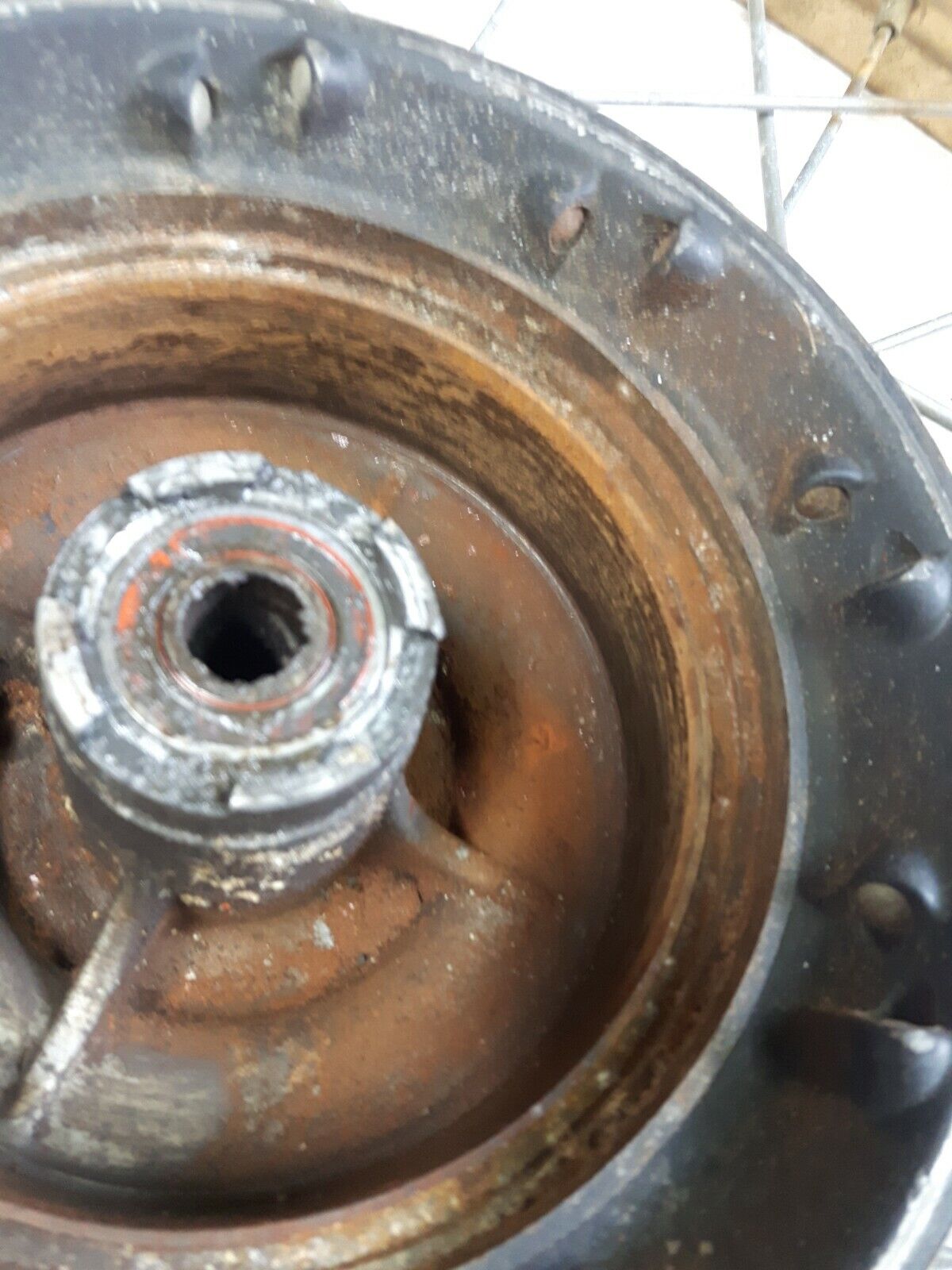 Honda XL250R 1984 front wheel rim hub 1985 1986 1987 44601-KG0-000 takasago