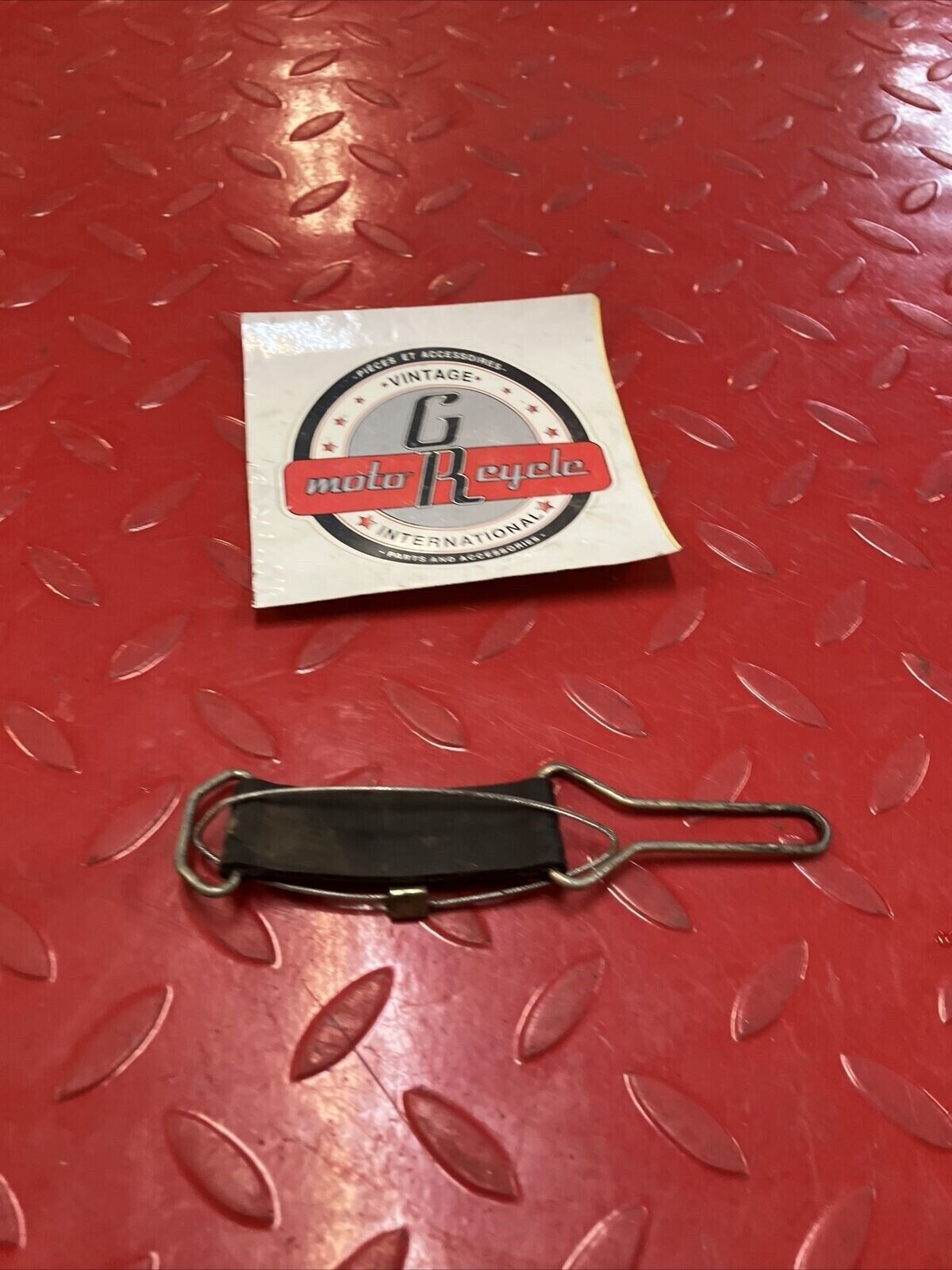 Honda CR80R 1990 Fuel tank gas petrol reservoir strap band rubber 17516-GBF-830