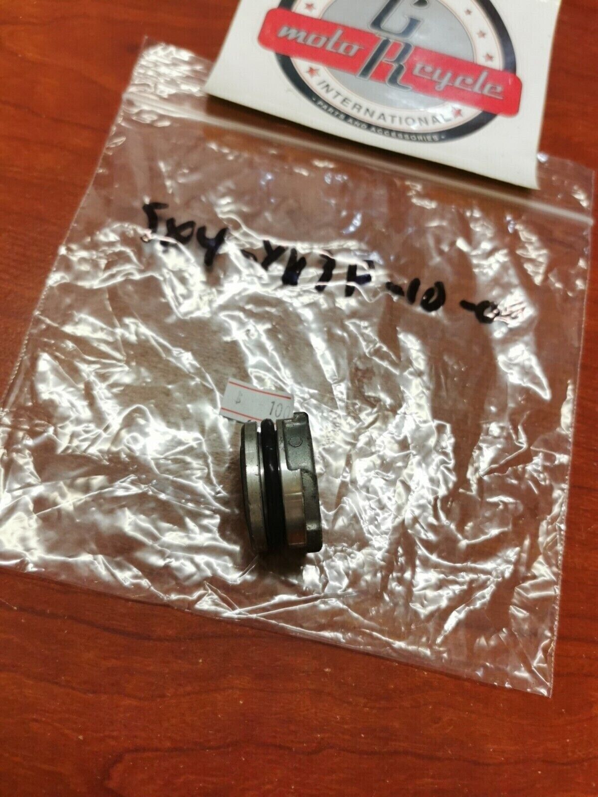 NOS Yamaha YZ125 YZ250 WR250 HOLDER 5X4-Y113F-10-00 Y85