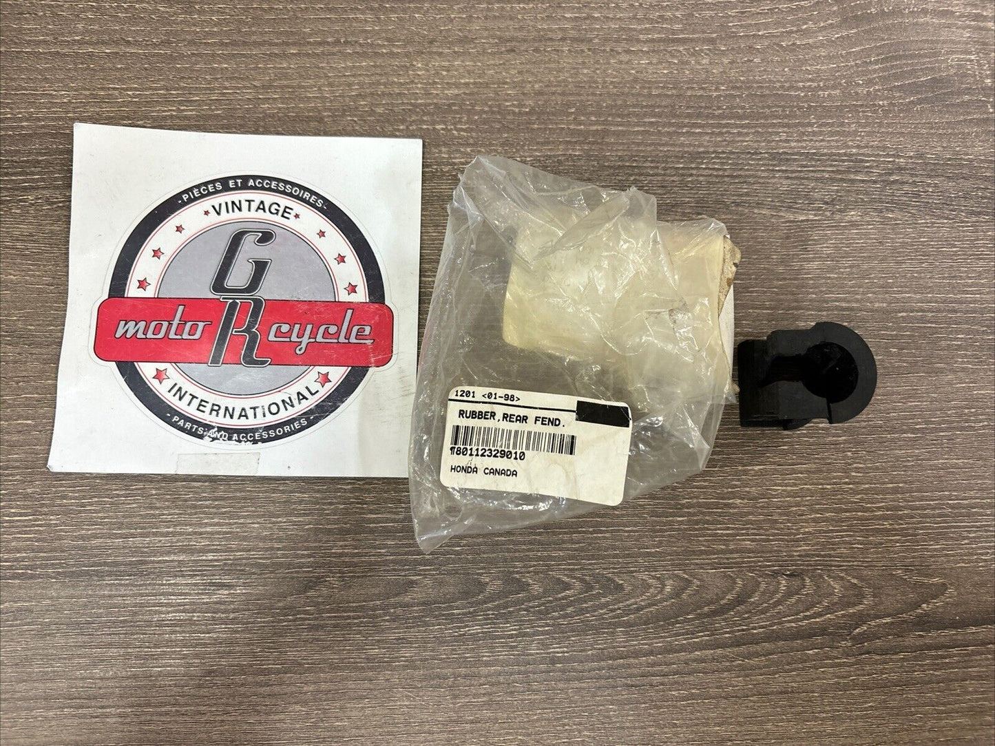 NOS Honda XL175 XL250 XL350 CB250 REAR FENDER SETTING RUBBER 80112-329-010 H132