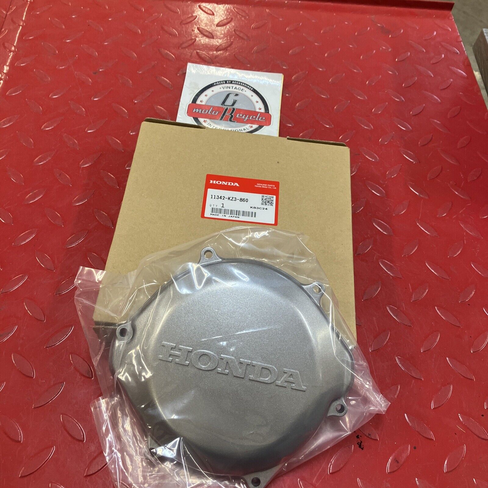 NEW Honda CR250R 1992-1996 CR500R 94-2001 CLUTCH OUTER COVER 11342-KZ3-860 H100