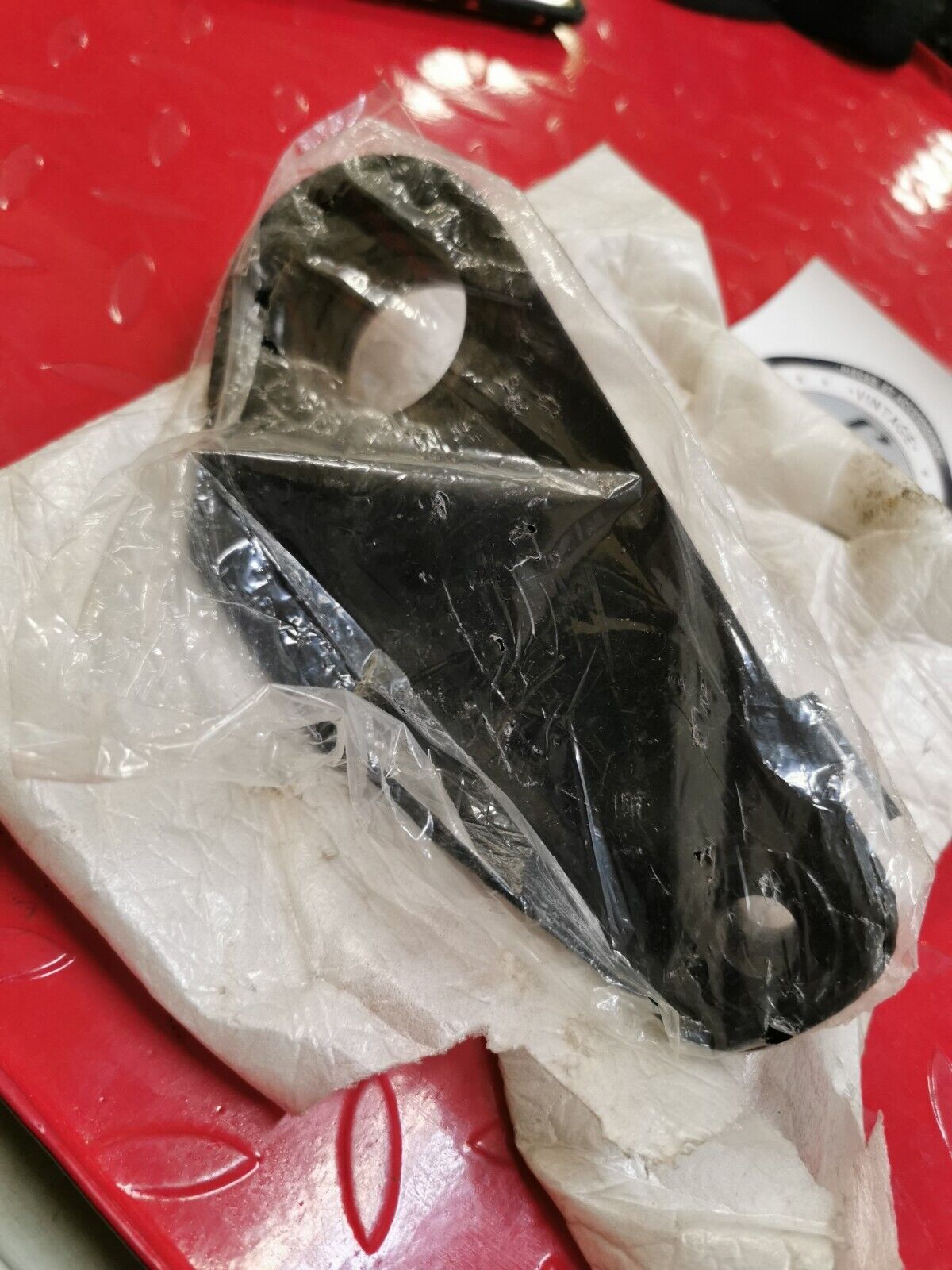 NOS Yamaha GP433 GP292 SW396 ARM PIVOT REAR LEFT 810-47361-00-00 Y25