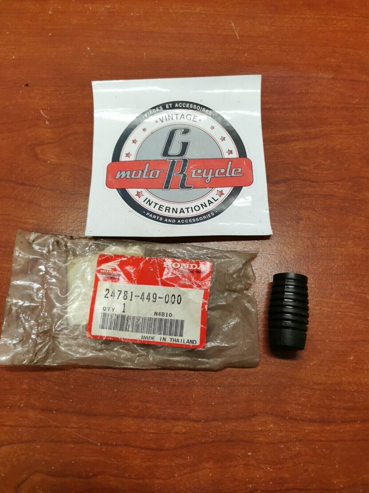 NOS Honda CX500C GL650 NT700V TLR200 XL200R GEARSHIFT RUBBER 24781-449-000 H64