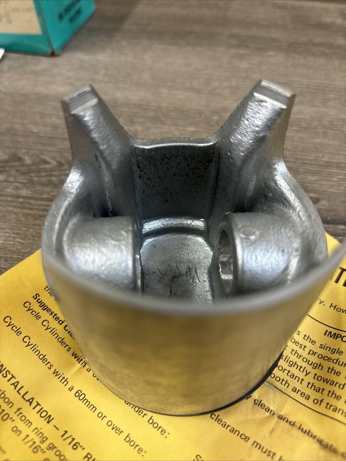 NOS WISECO YAMAHA 1974 1975 YZ250 PISTON STD 224PS J62