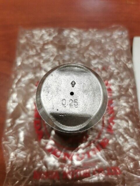 NOS Honda C105 CA105 CD105 PISTON (OS 0.25) 13102-002-000 H4