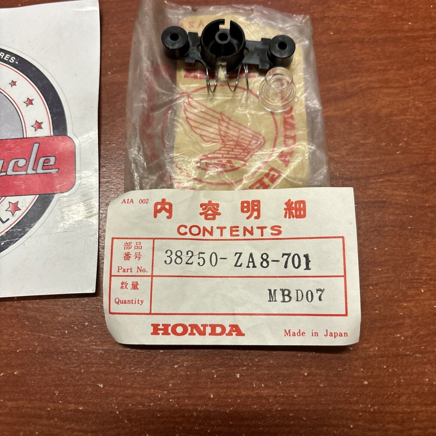 NOS Honda GX140 GX160 GX200 GX240 PROTECTOR LENS 38250-ZA8-701 H167
