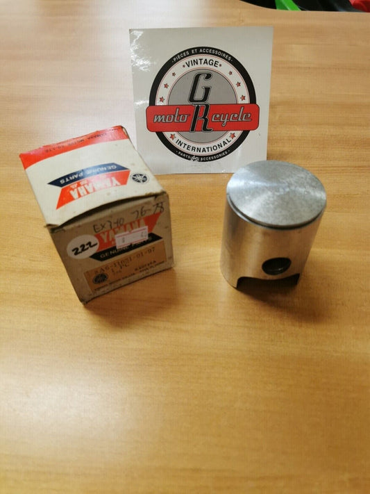 NOS YAMAHA  EX340  1976 - 1978  Piston Assembly  8A6-11631-01-97  Y45