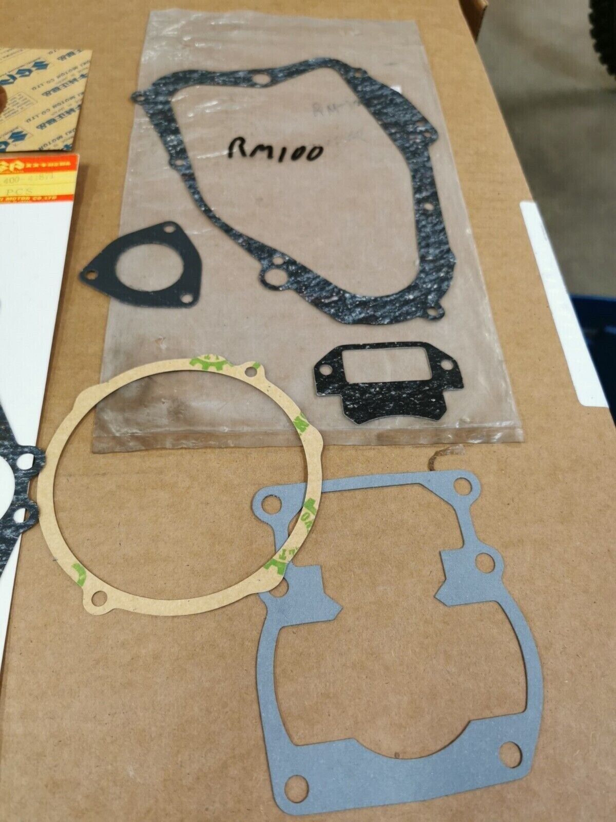 NOS SUZUKI RM100 GASKET KIT INCOMPLETE SET 11400-41871 J49