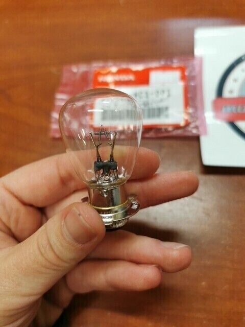NEW NOS Honda TRX200 TRX250 ATC110 ATC125 HEAD LIGHT BULB 34901-HC3-003 H104