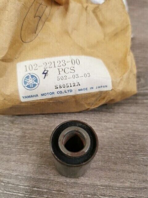 NOS YAMAHA TTR50E PW80 TTR90 YGS1 GT1 MX80H MJ2 BUSHING 102-22123-00-00 Y155