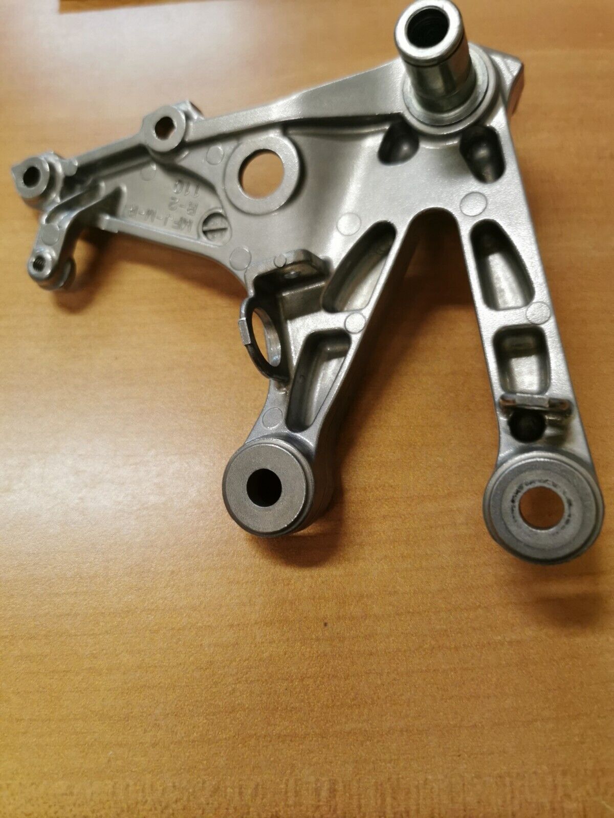 NOS HONDA    CBR600RR 2008 - 2022   MAIN STEP HOLDER 50600-MFJ-D00  H29