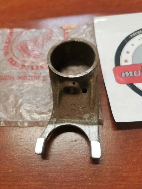 NOS Honda CB450 CB500T CL450 CENTER GEARSHIFT FORK 24231-292-030 H90
