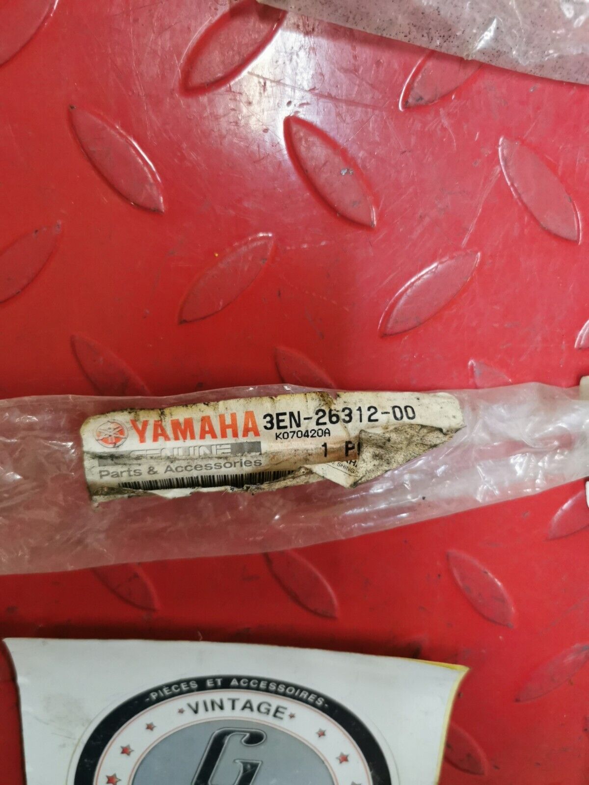 NOS Yamaha 1989 - 1992 FZR600 CABLE, THROTTLE 2 3EN-26312-00-00 Y41