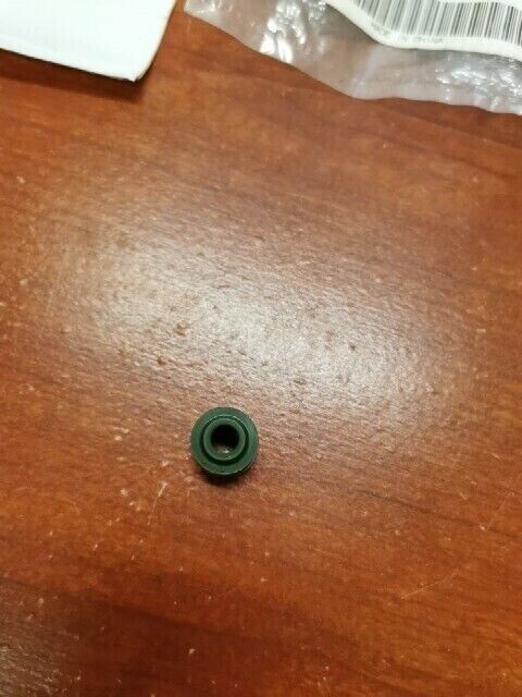 NOS Yamaha TTR50E VALVE STEM SEAL 1P6-E2119-00-00 SUB 4SV-12119-00-00 Y105