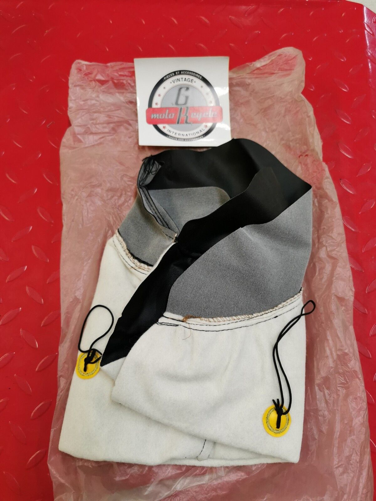 NOS Yamaha XV1000 VIRAGO 1984 - 1985 COVER SEAT 42H-24731-01-00 Y19