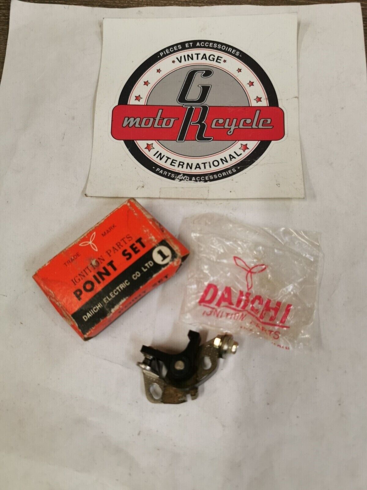 NOS DAIICHI HONDA SS125 CL125 POINTS 30202-230-004 J39