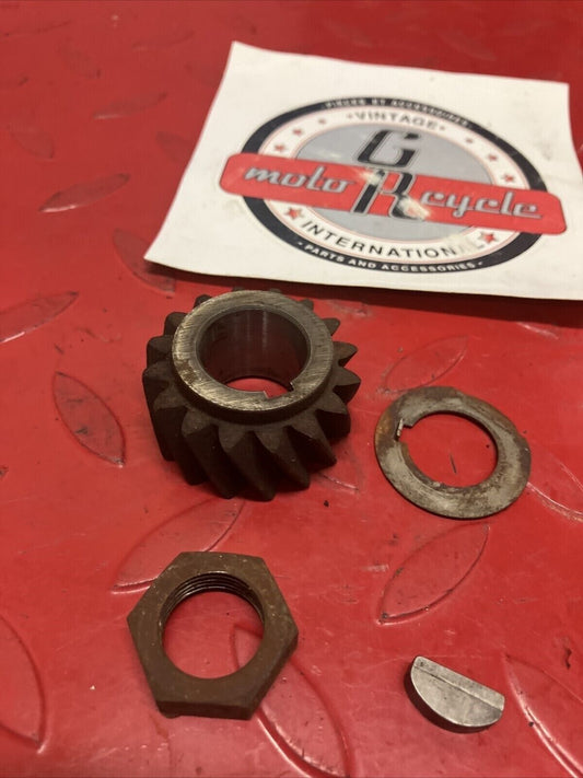 Suzuki TS125 1977 primary drive gear nut washer