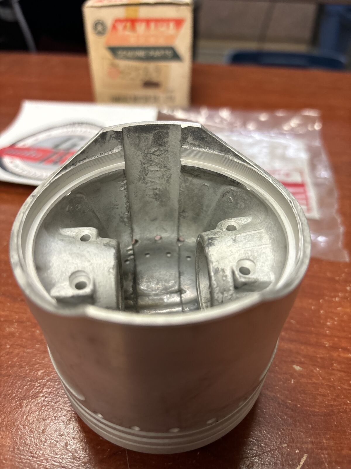 NOS Yamaha TX650 XS1 XS2 PISTON STD 0.96 256-11631-02-96 SUB 256-11631-01-9 Y176