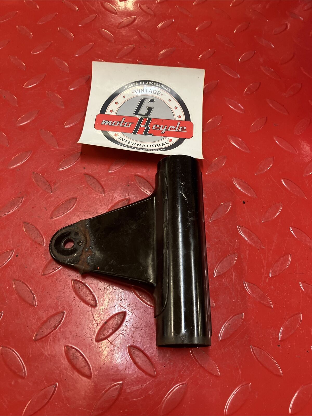 Yamaha RD400 1977 Left fork upper cover headlight bracket 1976 1978