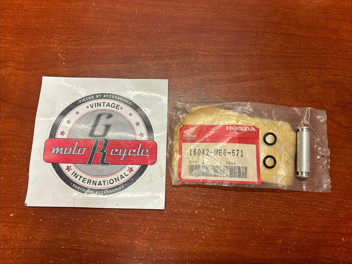 NOS Honda 1984 1985 VF1000F 1984 VF1000R FUEL JOINT SET D 16042-MB6-671 H172