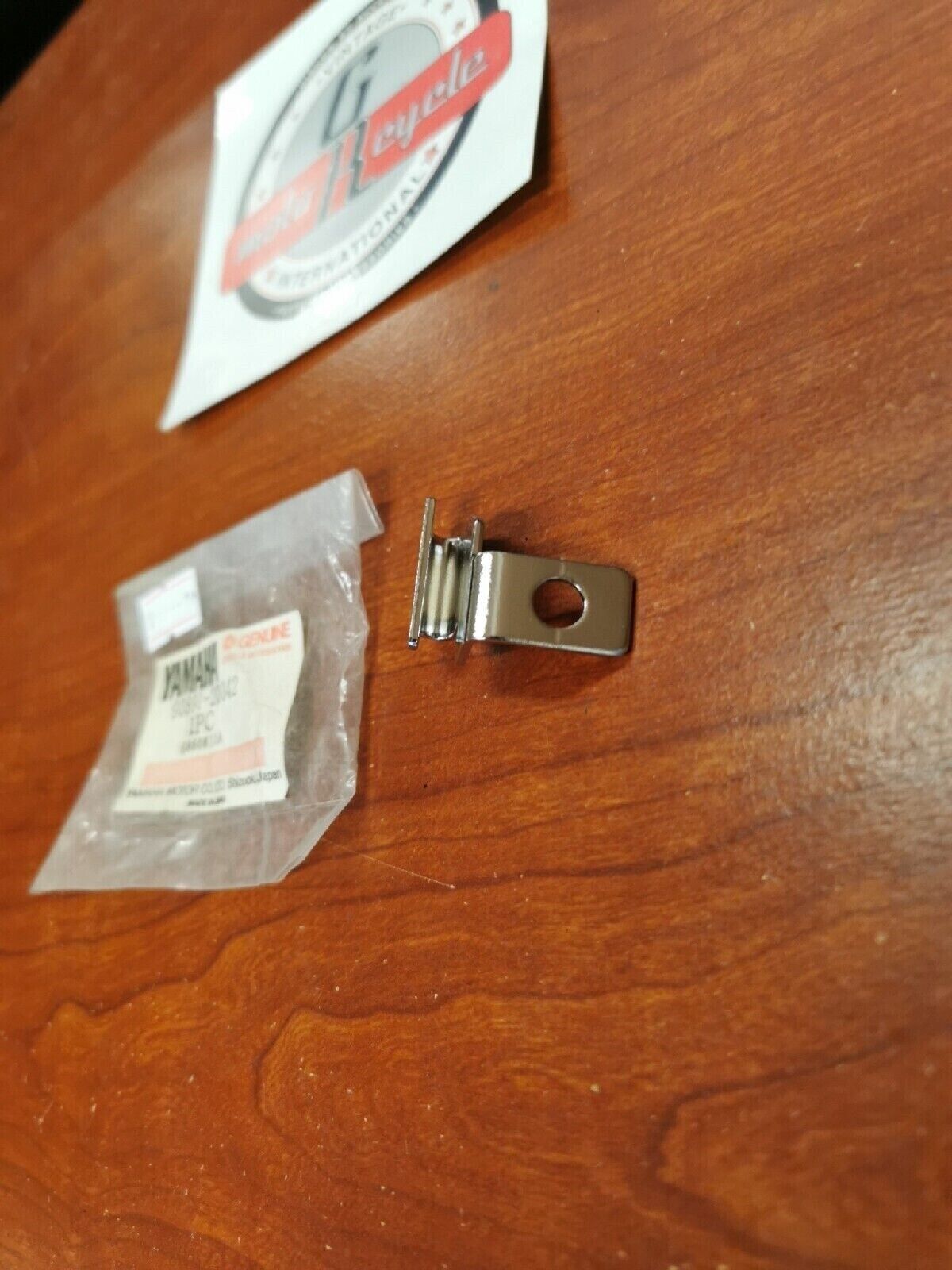 NOS Yamaha FOOTREST WASHER 90891-20042-00 Y70